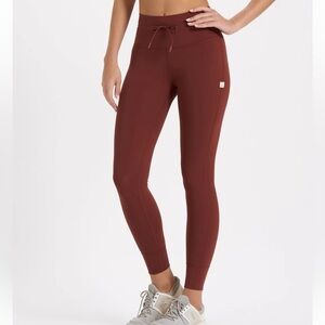 Vuori Daily Legging in Brick color